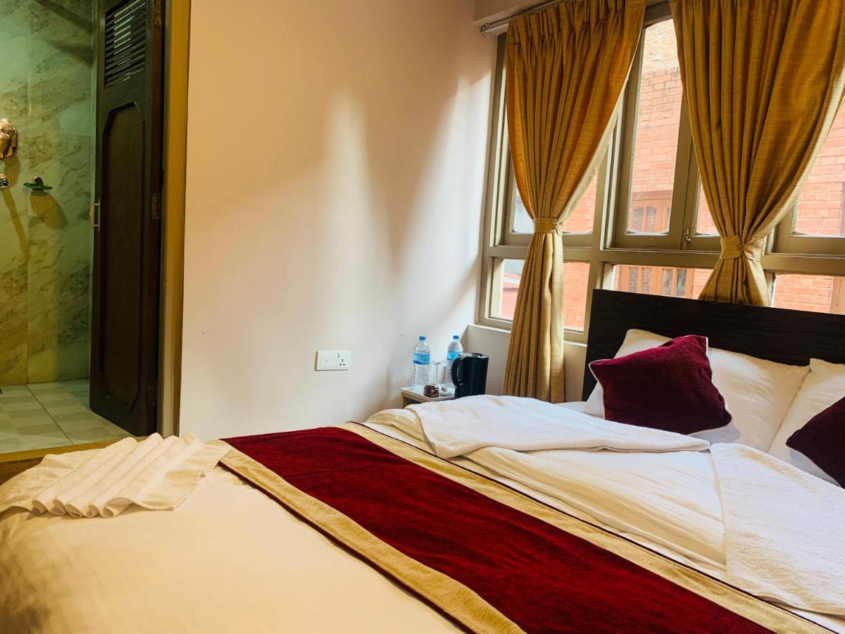 Hotel Central Bhatgoan Buitenkant foto