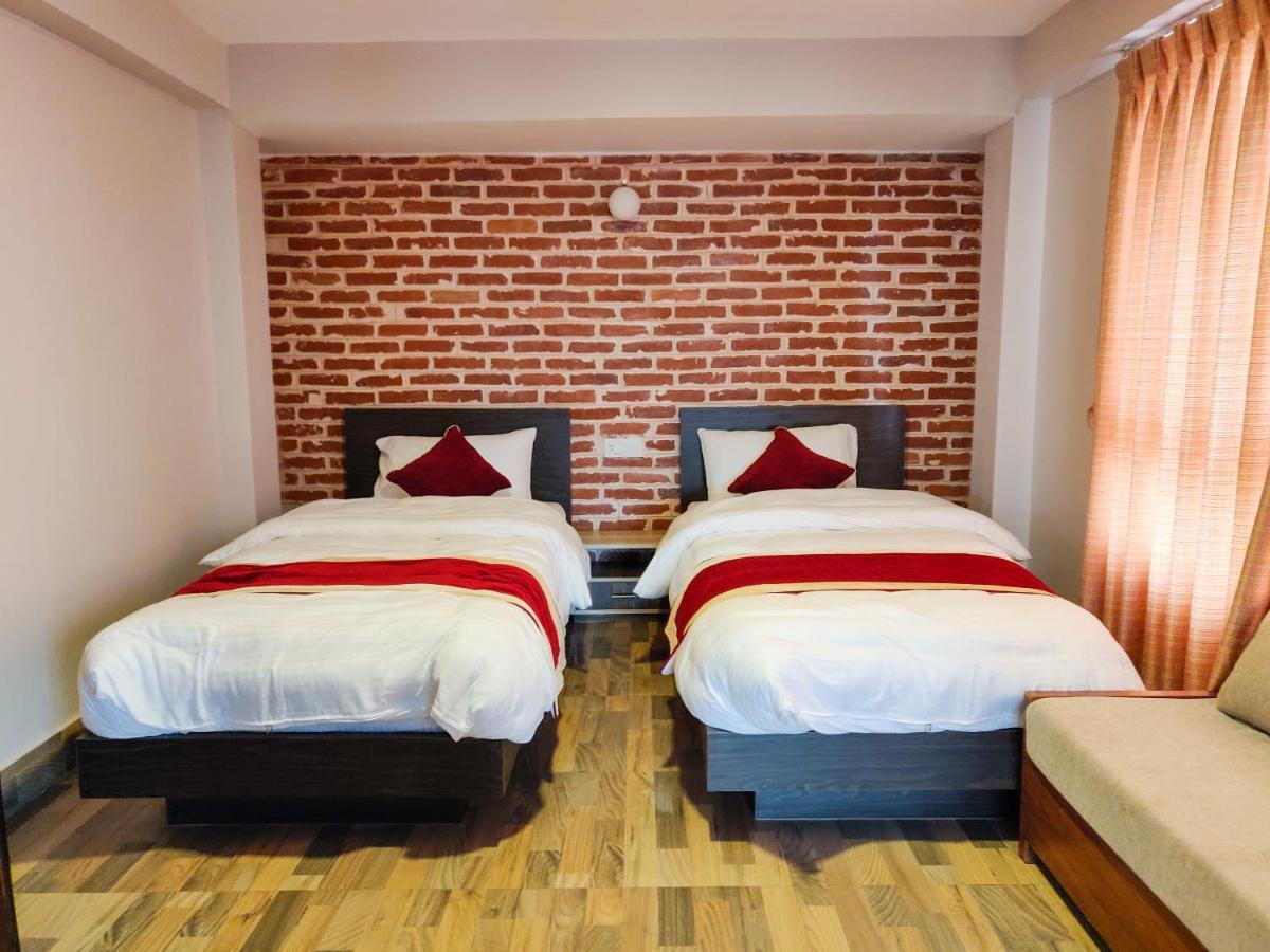Hotel Central Bhatgoan Buitenkant foto