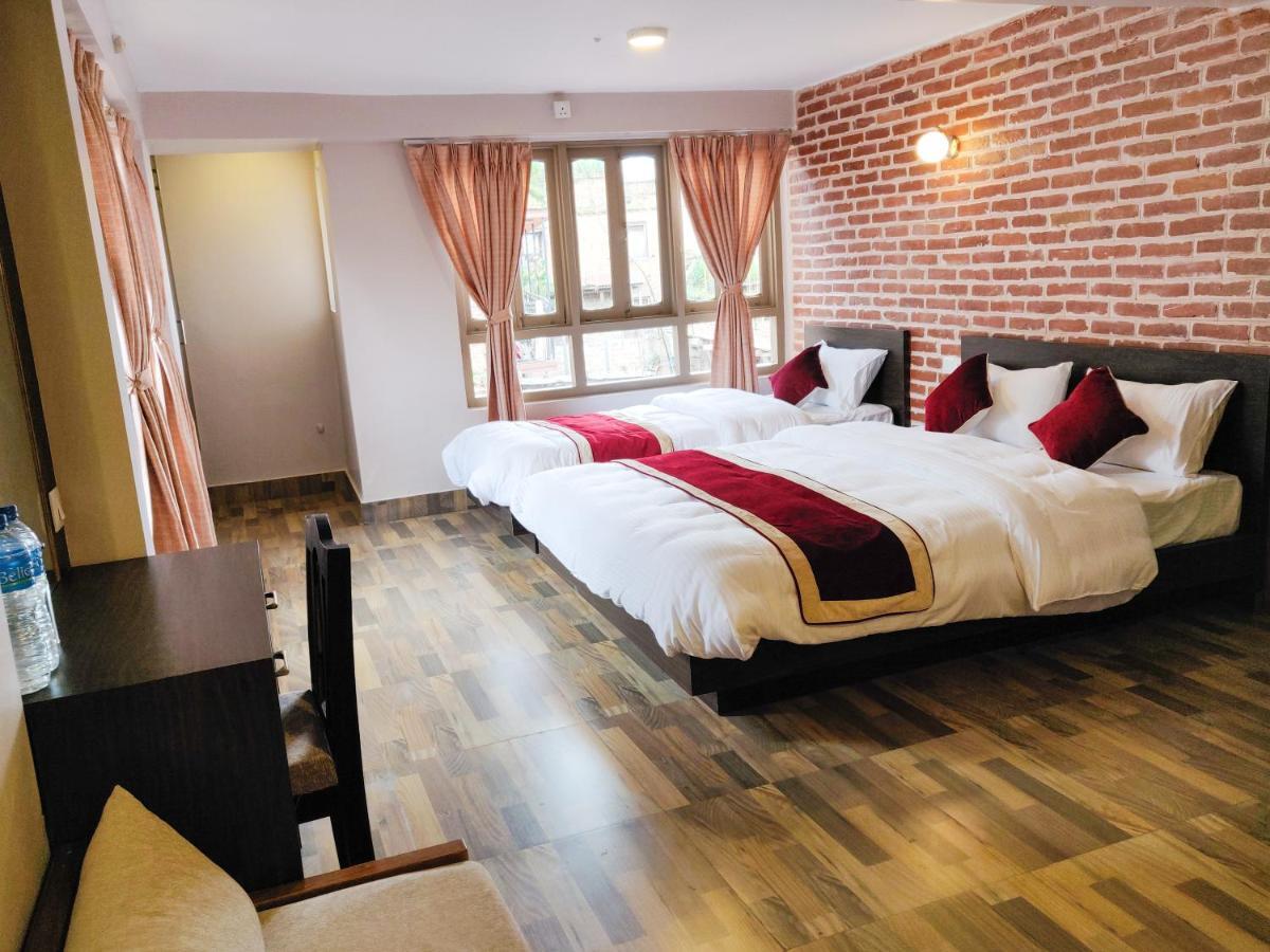 Hotel Central Bhatgoan Buitenkant foto