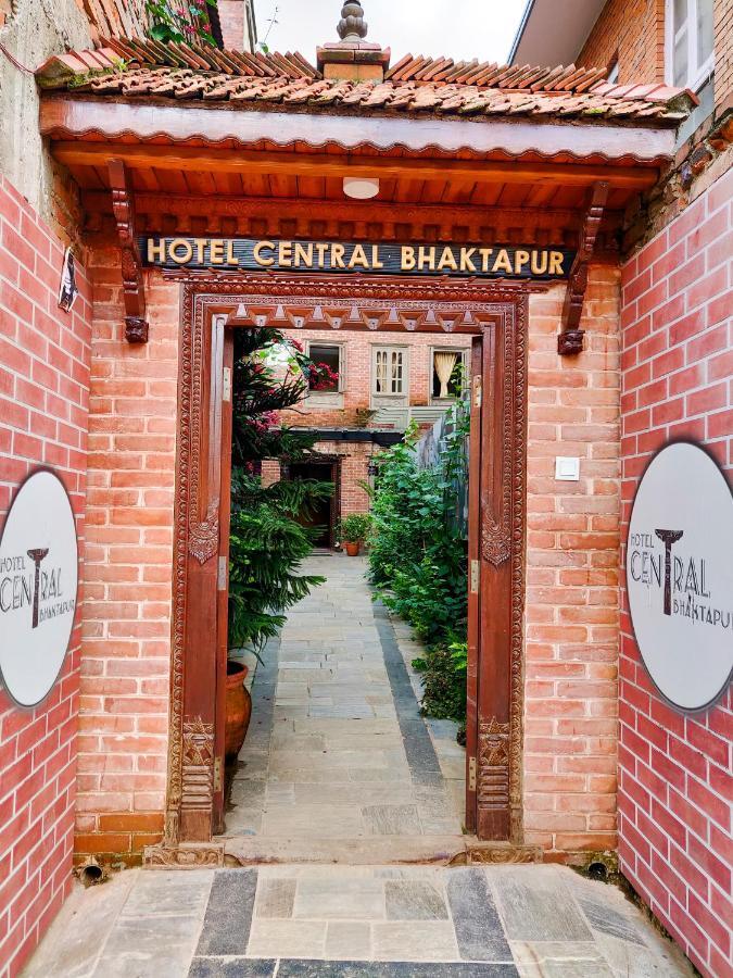 Hotel Central Bhatgoan Buitenkant foto