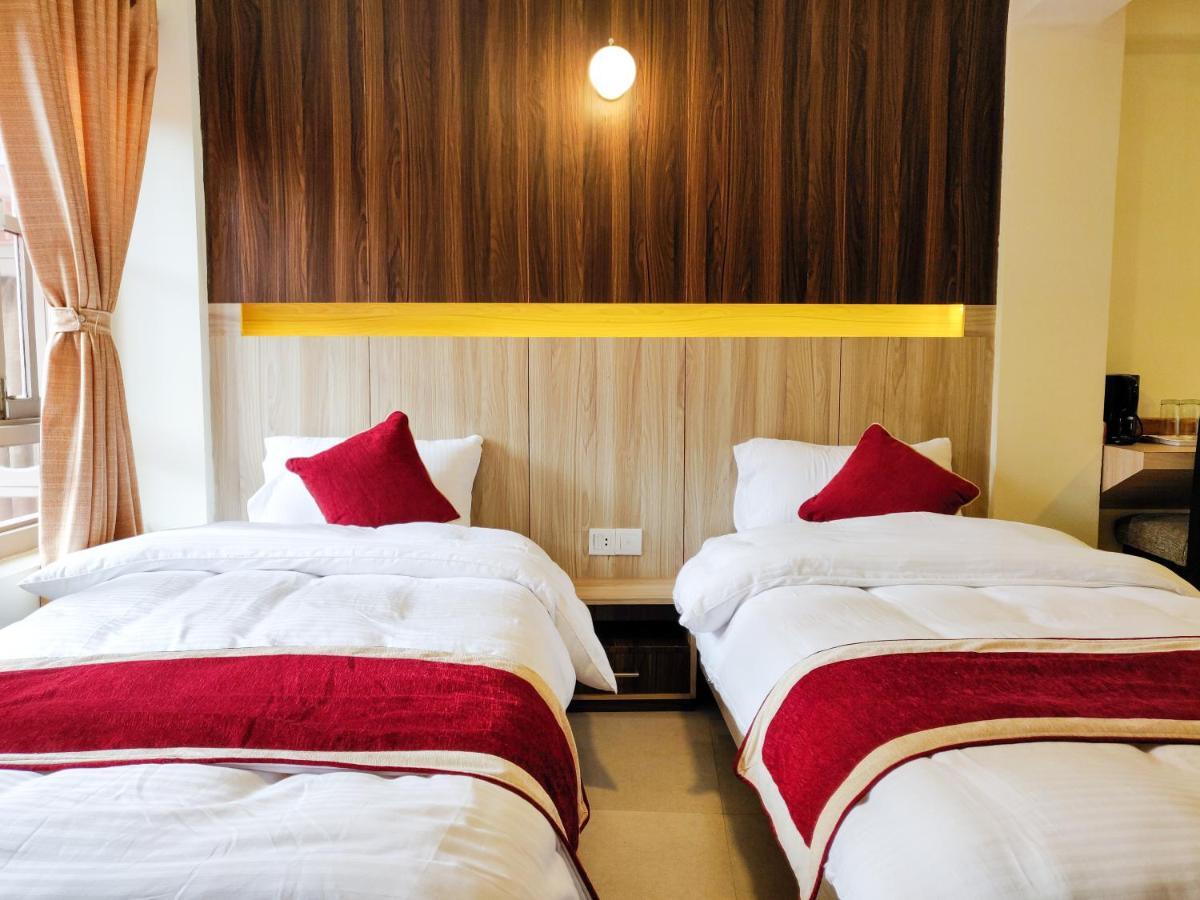 Hotel Central Bhatgoan Buitenkant foto