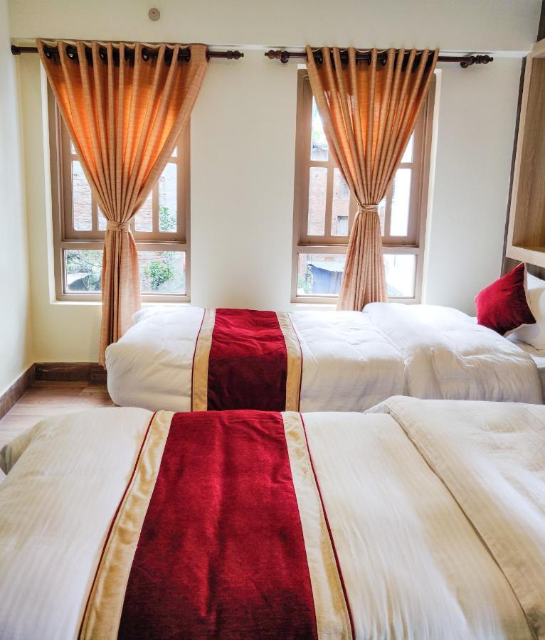 Hotel Central Bhatgoan Buitenkant foto