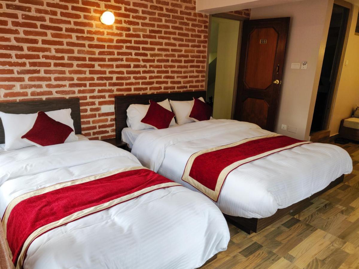 Hotel Central Bhatgoan Buitenkant foto
